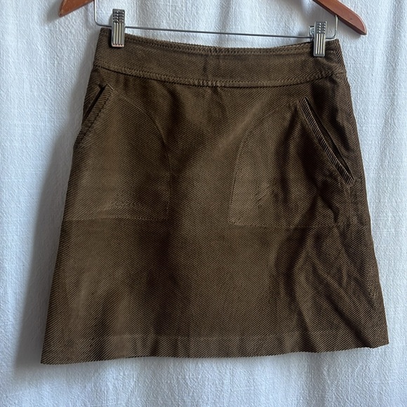 APC corduroy Shanya miniskirt. - Picture 2 of 4
